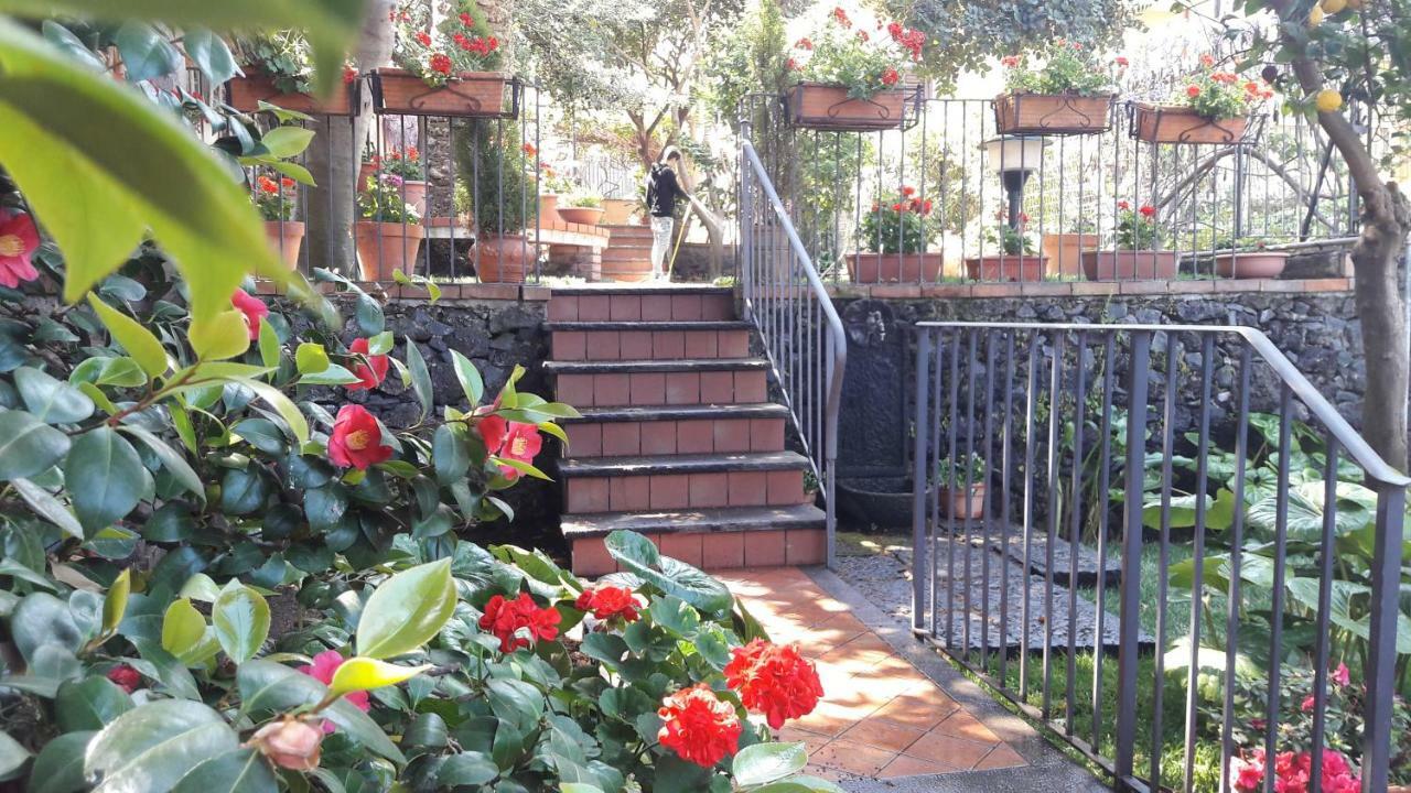 Villa Rosa Etna Apartments Zafferana Etnea Εξωτερικό φωτογραφία
